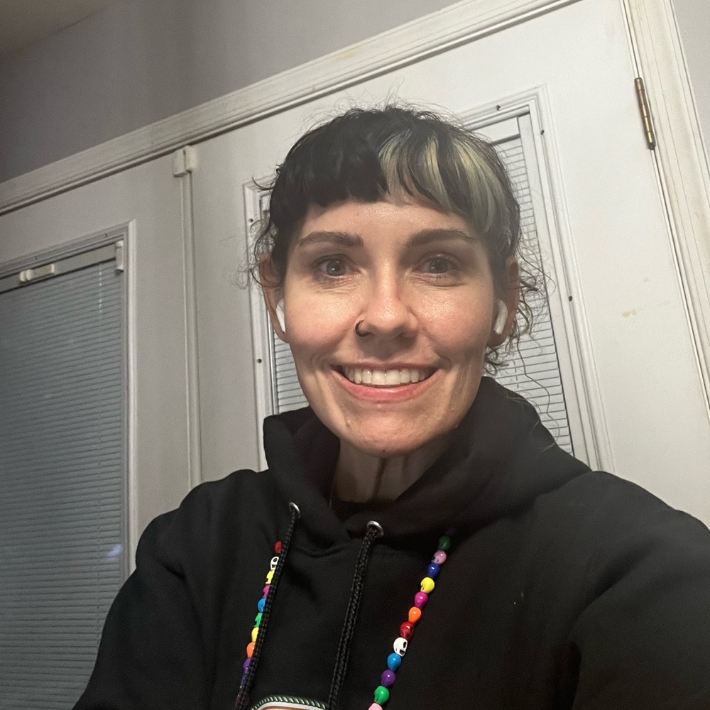 Meet your Posher, Jenn